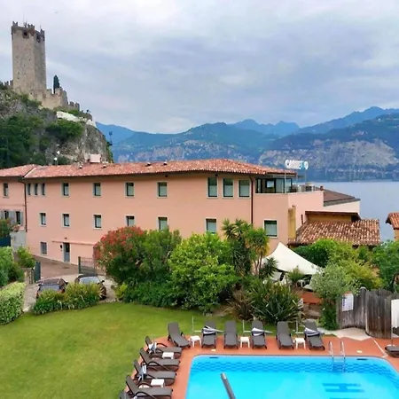 Luna Rossa (adults Only)