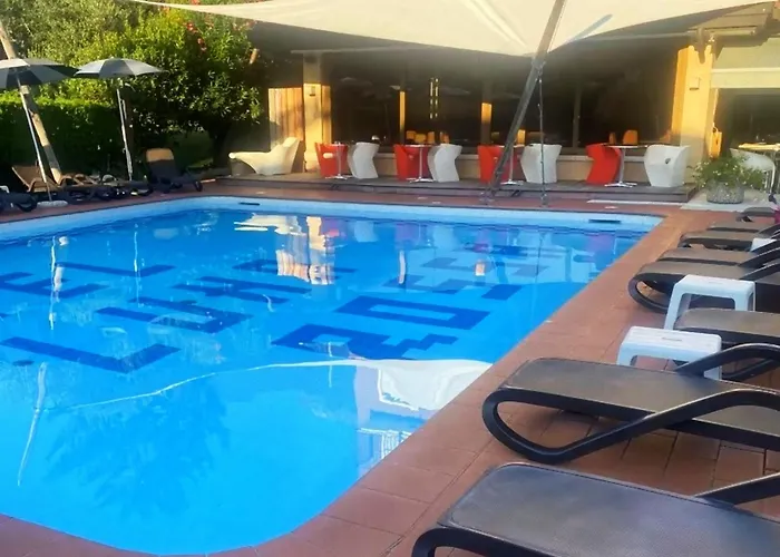 Luna Rossa (adults Only)