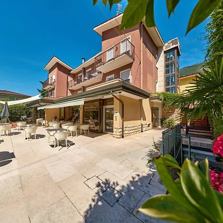 Hotel Luna Rossa (adults Only) Malcesine