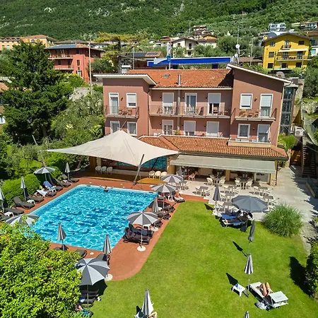 Luna Rossa (adults Only) 3*
